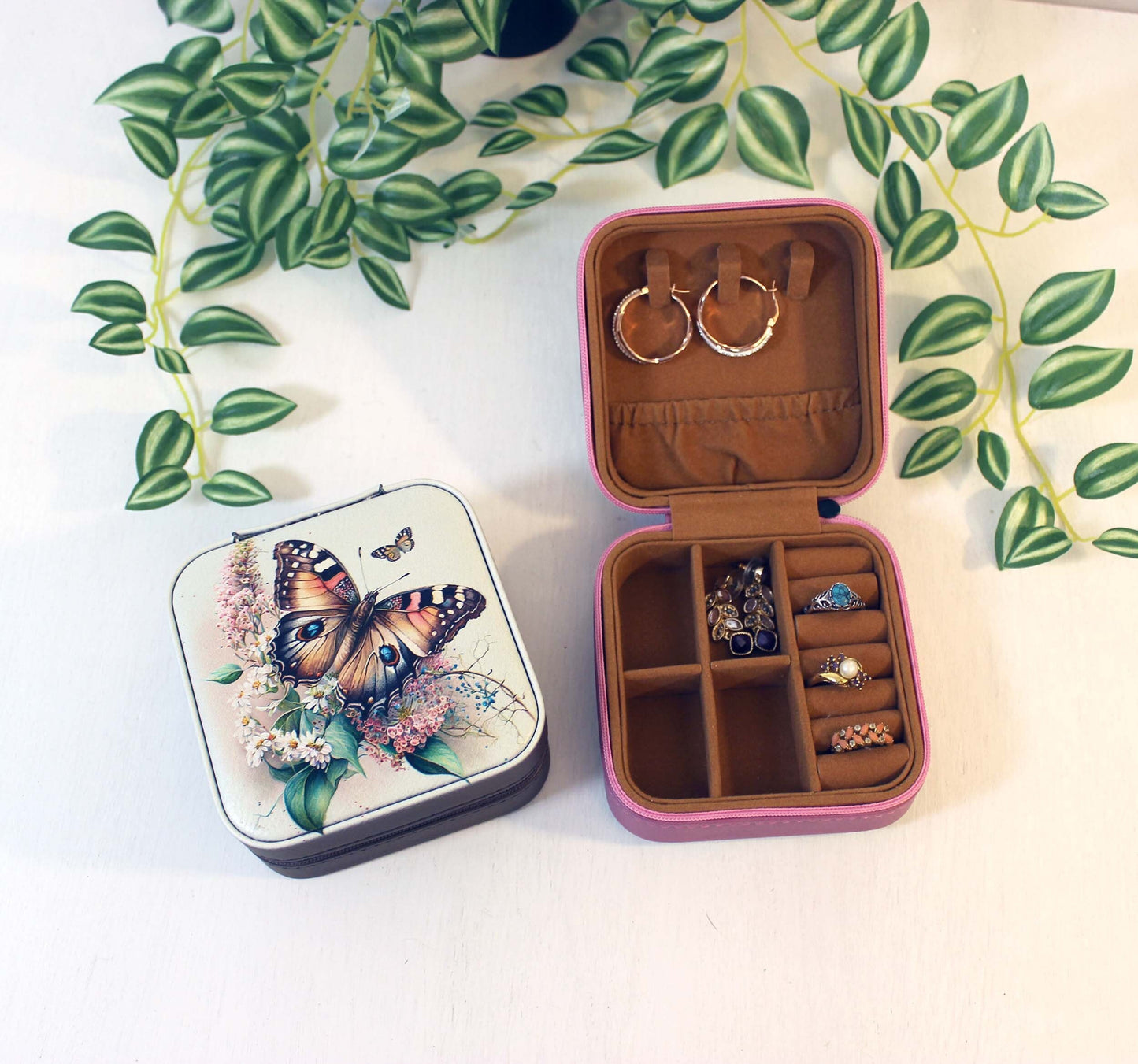 Beautiful Monarch Butterfly Gift, Travel Jewelry Case, Custom Bridesmaid Wedding Gift, Perfect Birthday / Mother's Day Gift or Favors