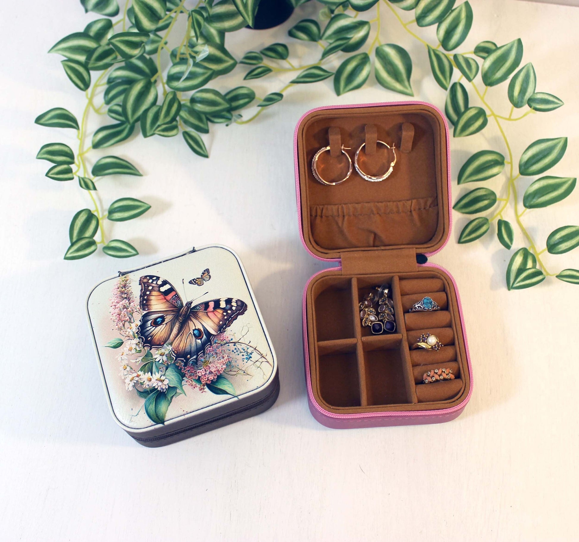 Beautiful Monarch Butterfly Gift, Travel Jewelry Case, Custom Bridesmaid Wedding Gift, Perfect Birthday / Mother's Day Gift or Favors