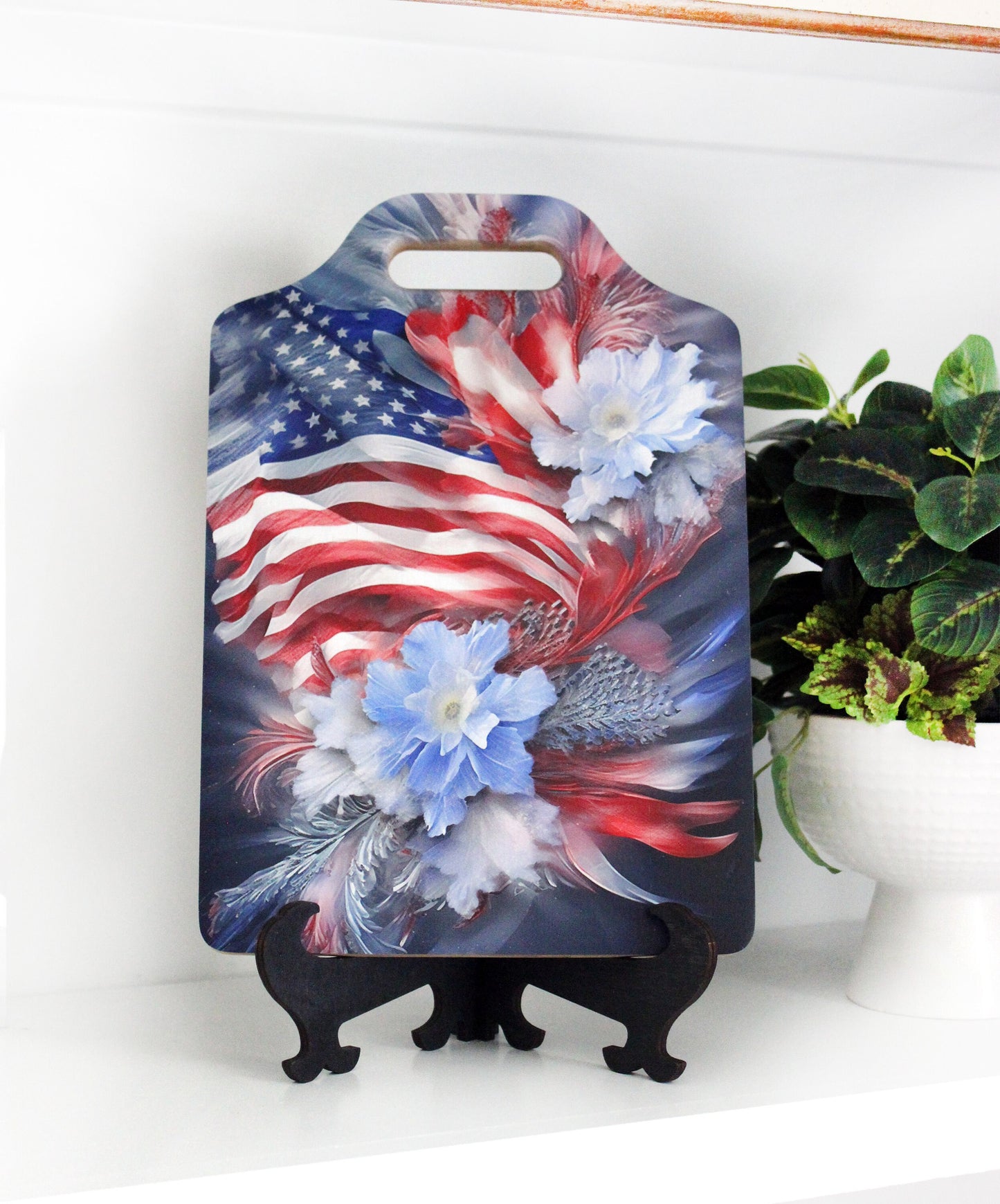 Patriotic Flag Kitchen Decor, Environmentally Friendly Handled Bamboo Cutting Board Decorated with UV Ink with Unique Patriotic Flag Design