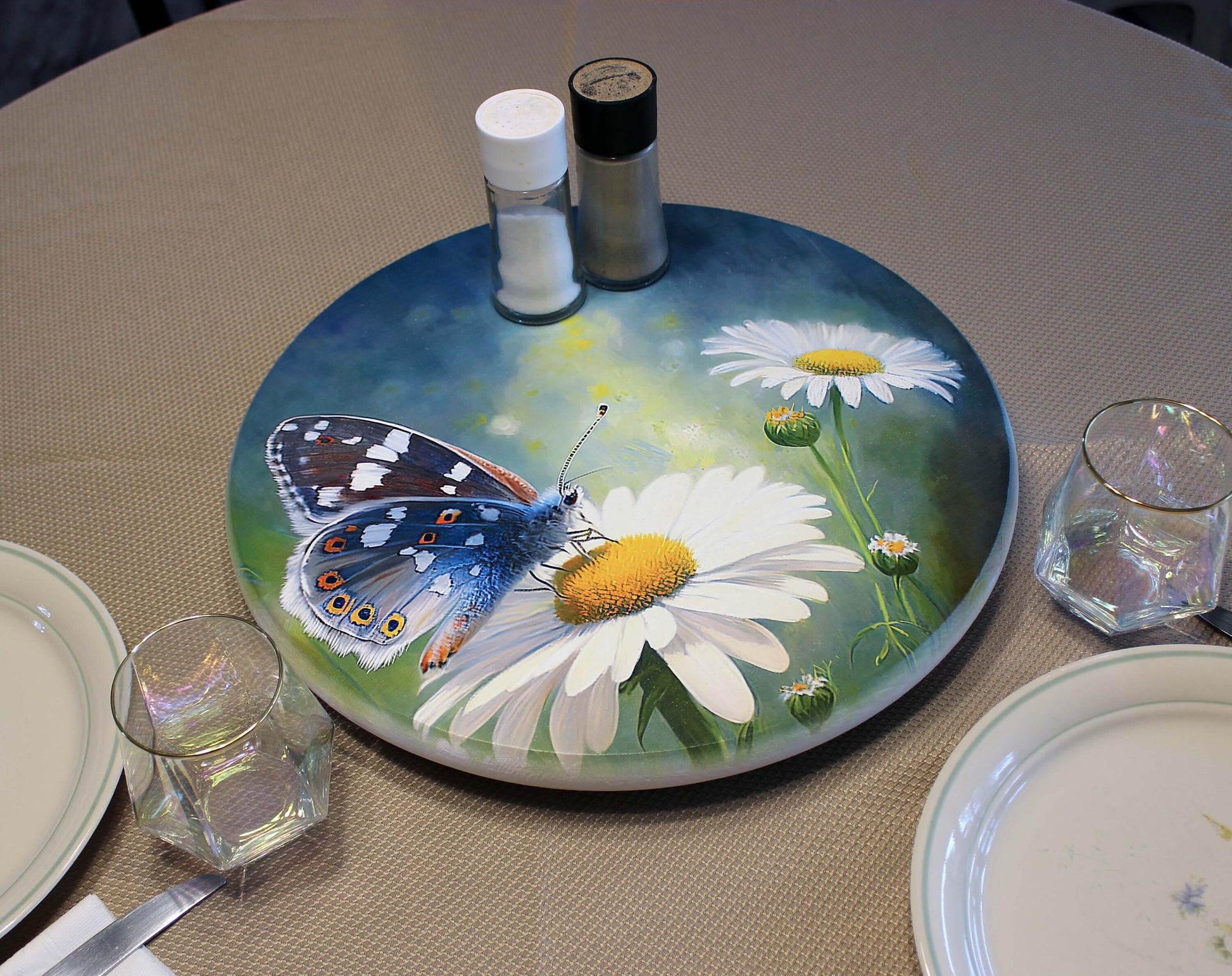 Daisy and Butterfly Custom Lazy Susan Turntable, Personalized Kitchen and Bath Organizer, Dining Table Centerpiece, Unique Gift, Sizes Vary