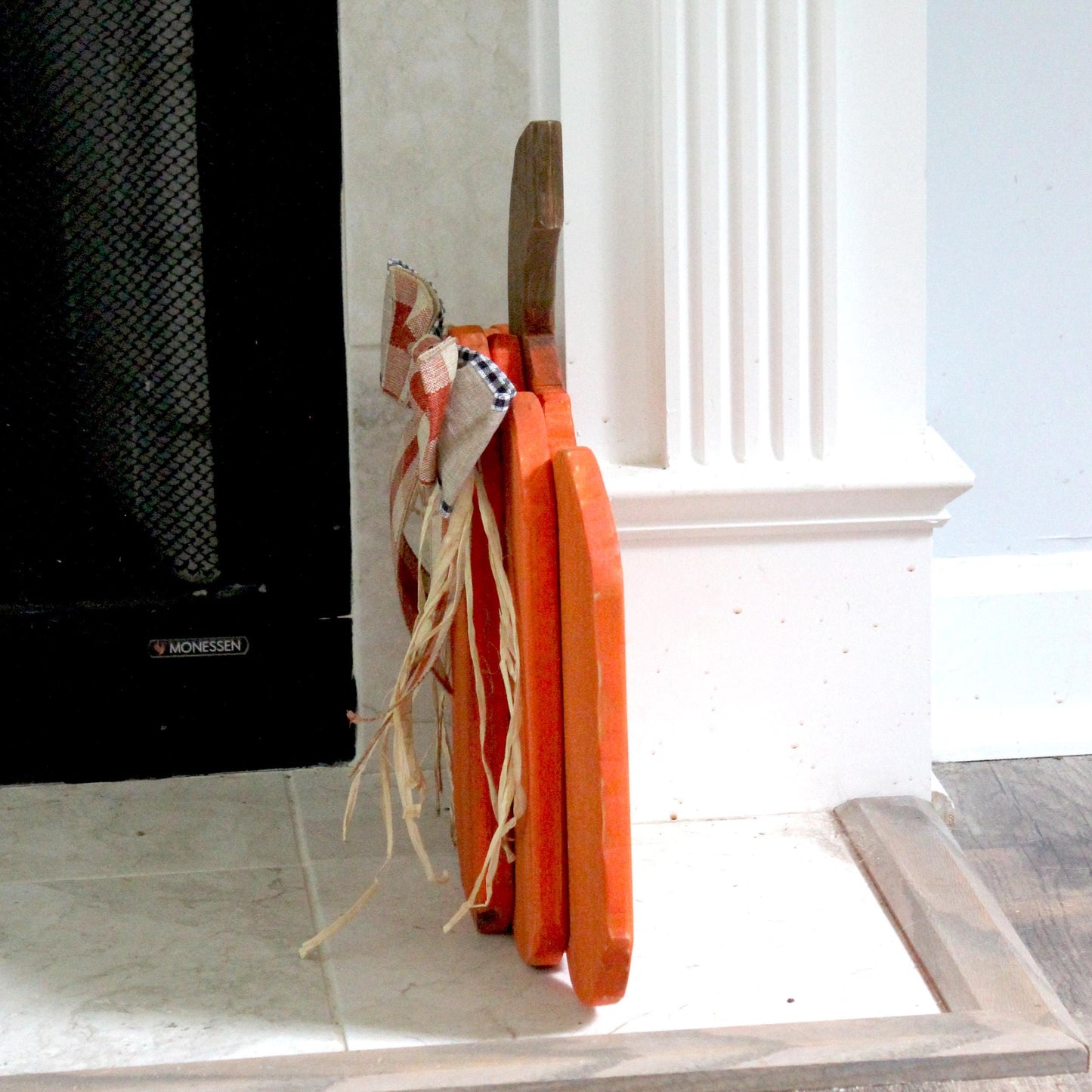 Handcrafted Wooden Pumpkin & Black Cat – Rustic Farmhouse Fall Decor – Halloween or Thanksgiving Fireplace Accent