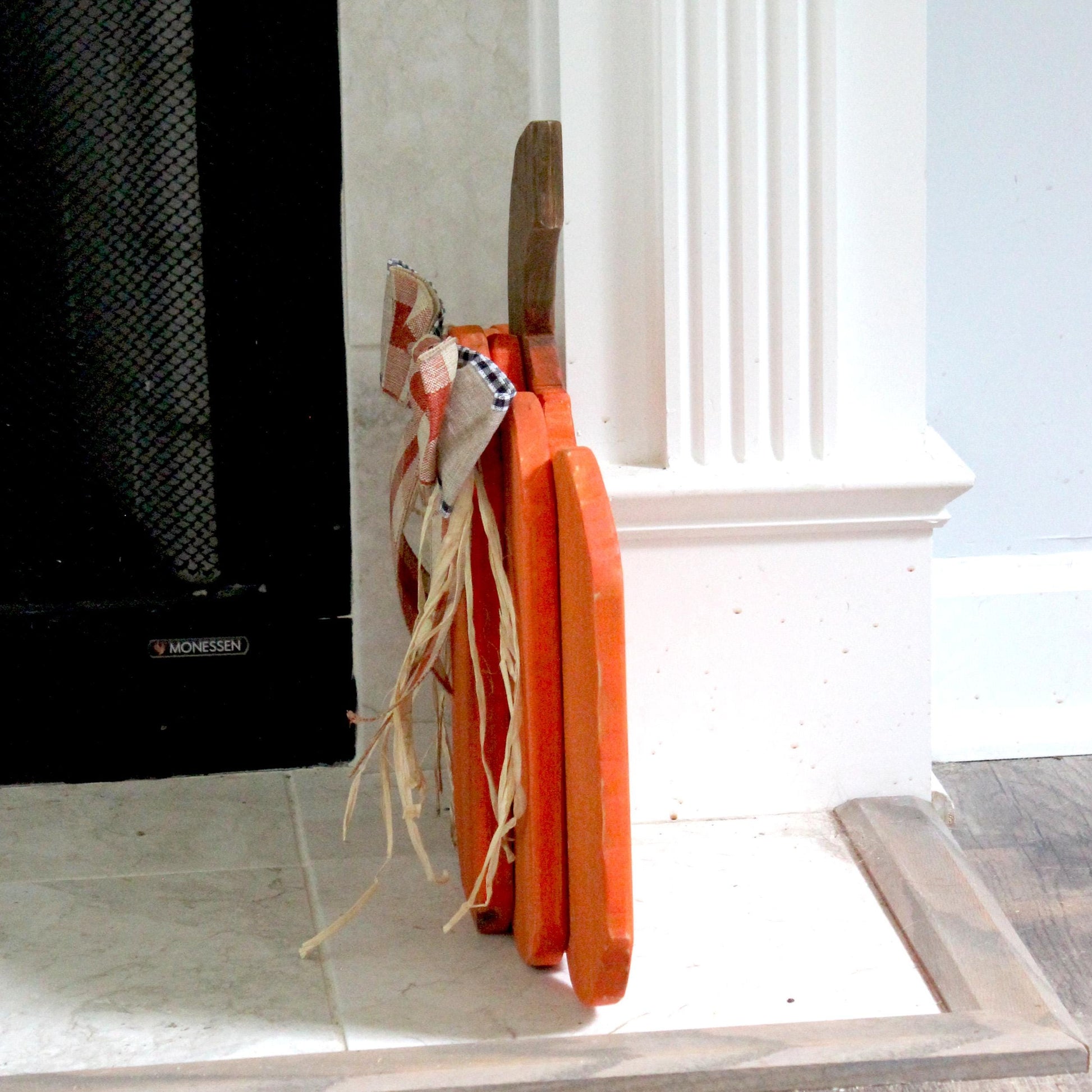 Handcrafted Wooden Pumpkin & Black Cat – Rustic Farmhouse Fall Decor – Halloween or Thanksgiving Fireplace Accent