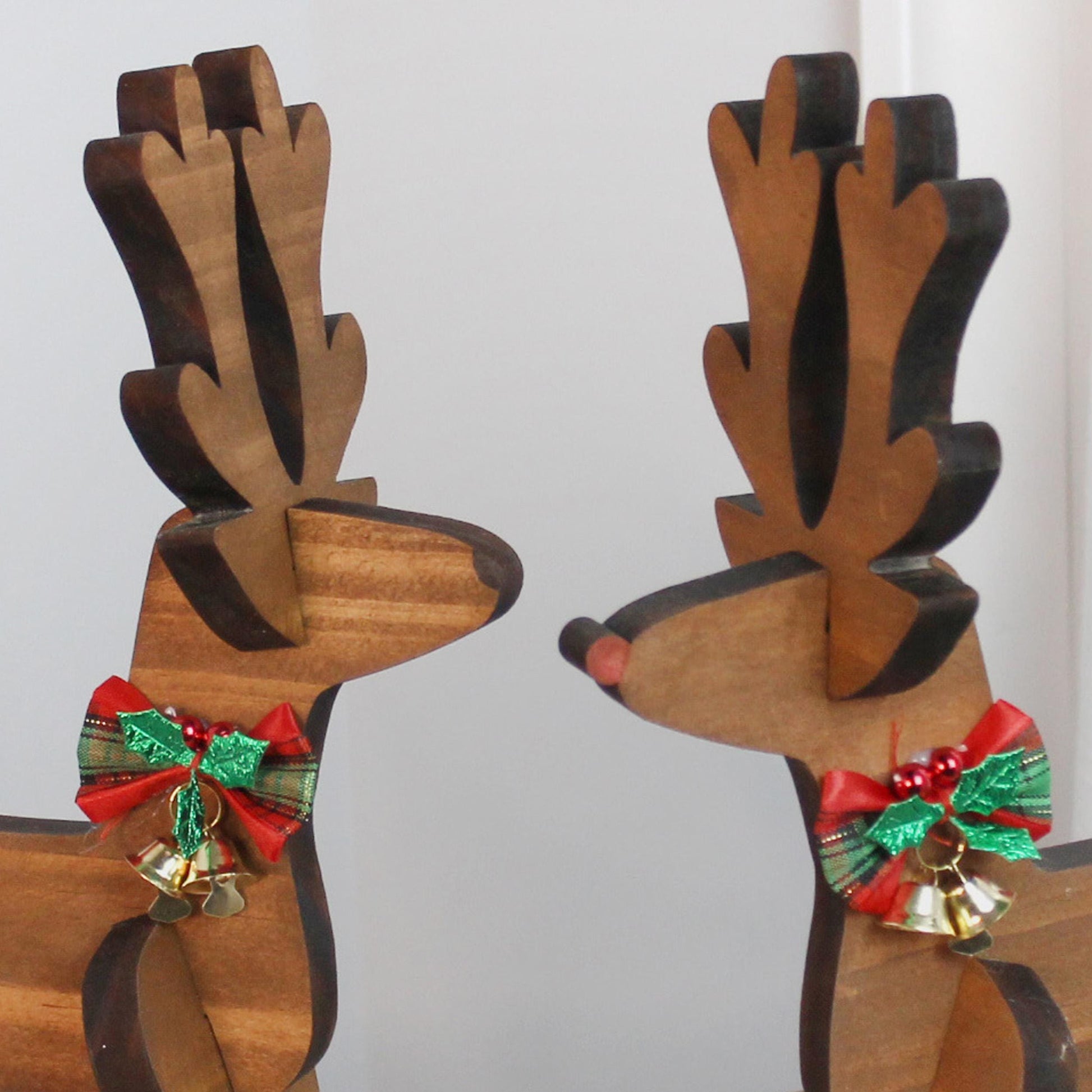 Rustic Wooden Christmas Reindeer Set of 2, Modern Farmhouse Decor, Antique White or Brown, Fireplace Mantel Decoration, Tabletop Centerpiece