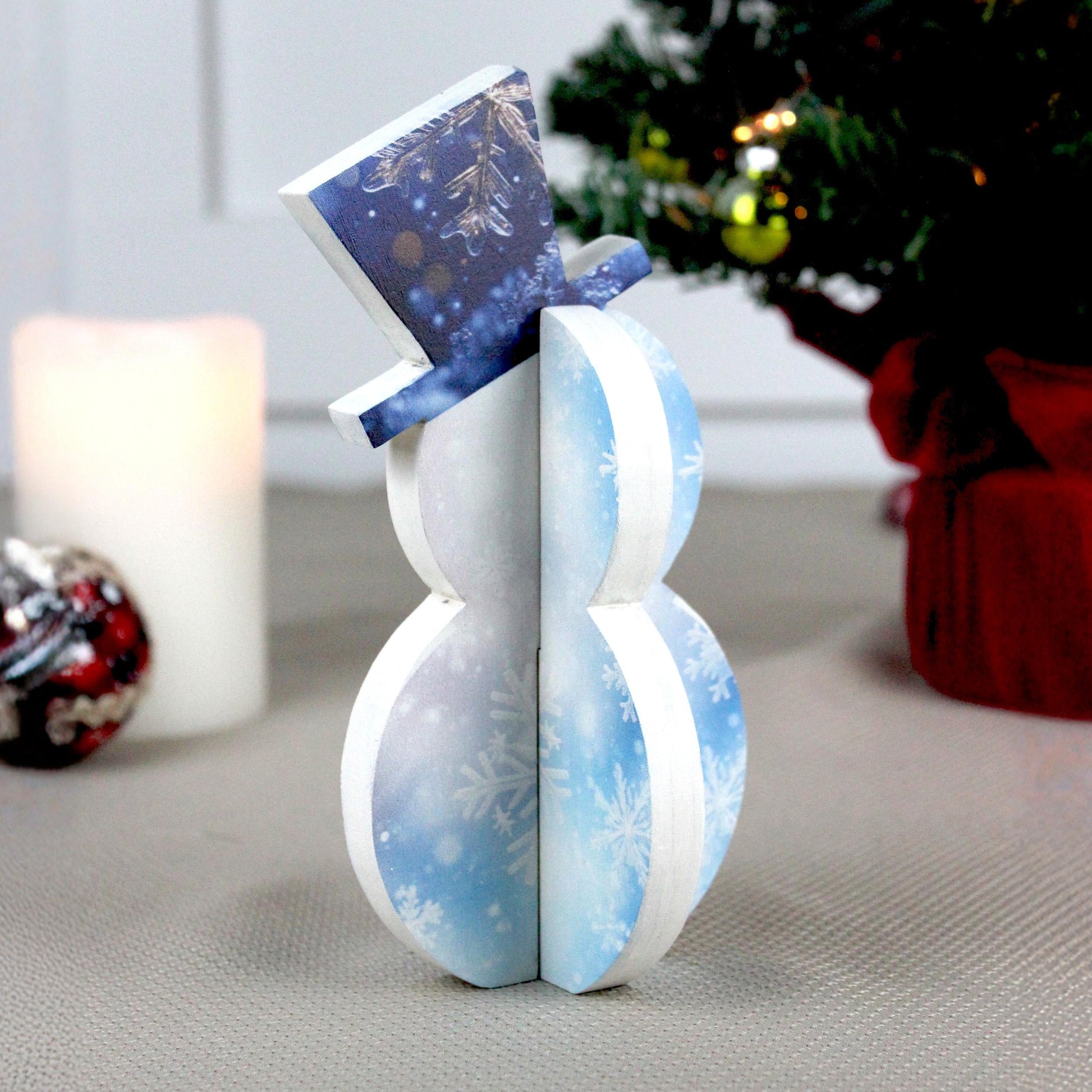 Rustic Snowman Shelf Sitter – Pine Wood Christmas Decor, Chubby Snowman for Holiday Mantels & Farmhouse Shelves