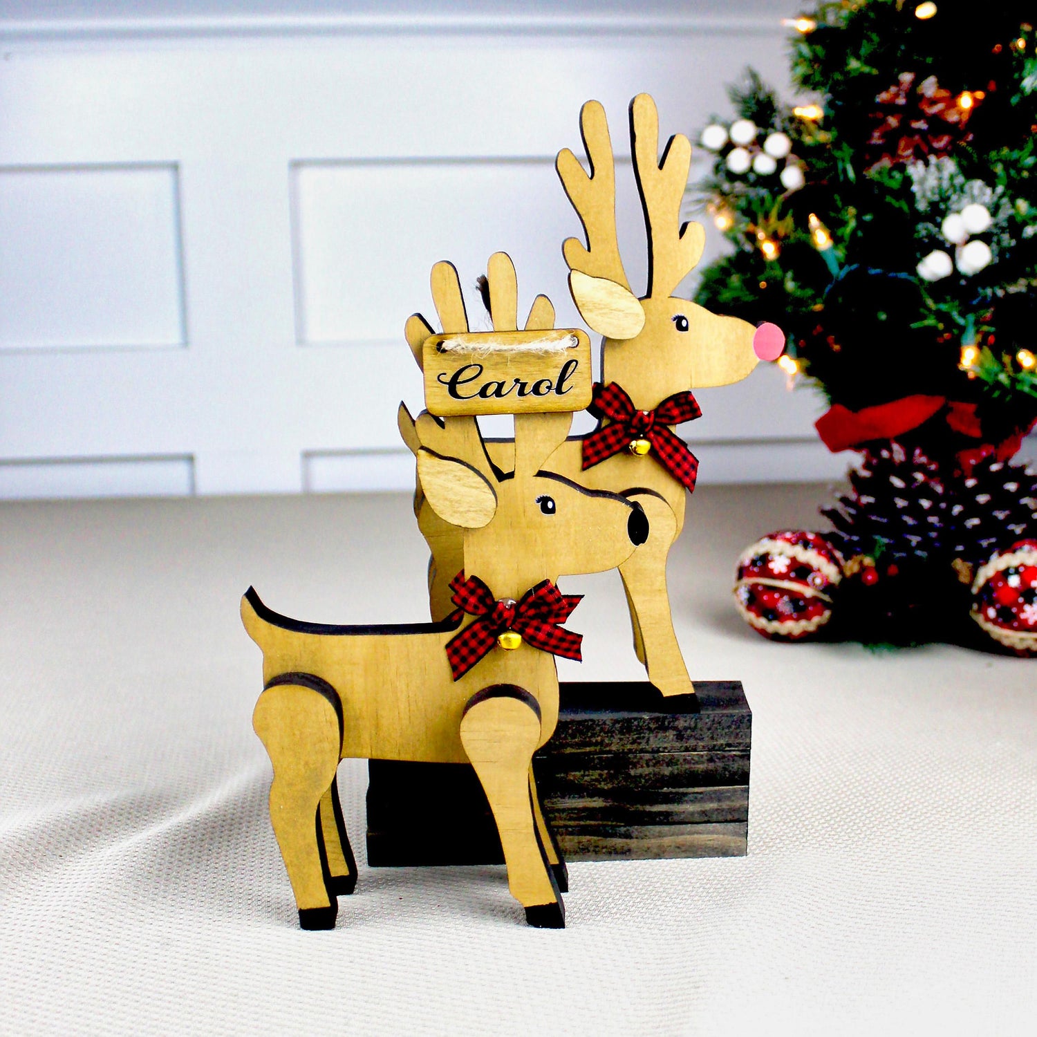 Reindeer Shelf Sitters Set of 2 – Personalized Wooden Pair with Buffalo Plaid Bows, Rustic Christmas Mantel Decor. Charming Christmas Magic