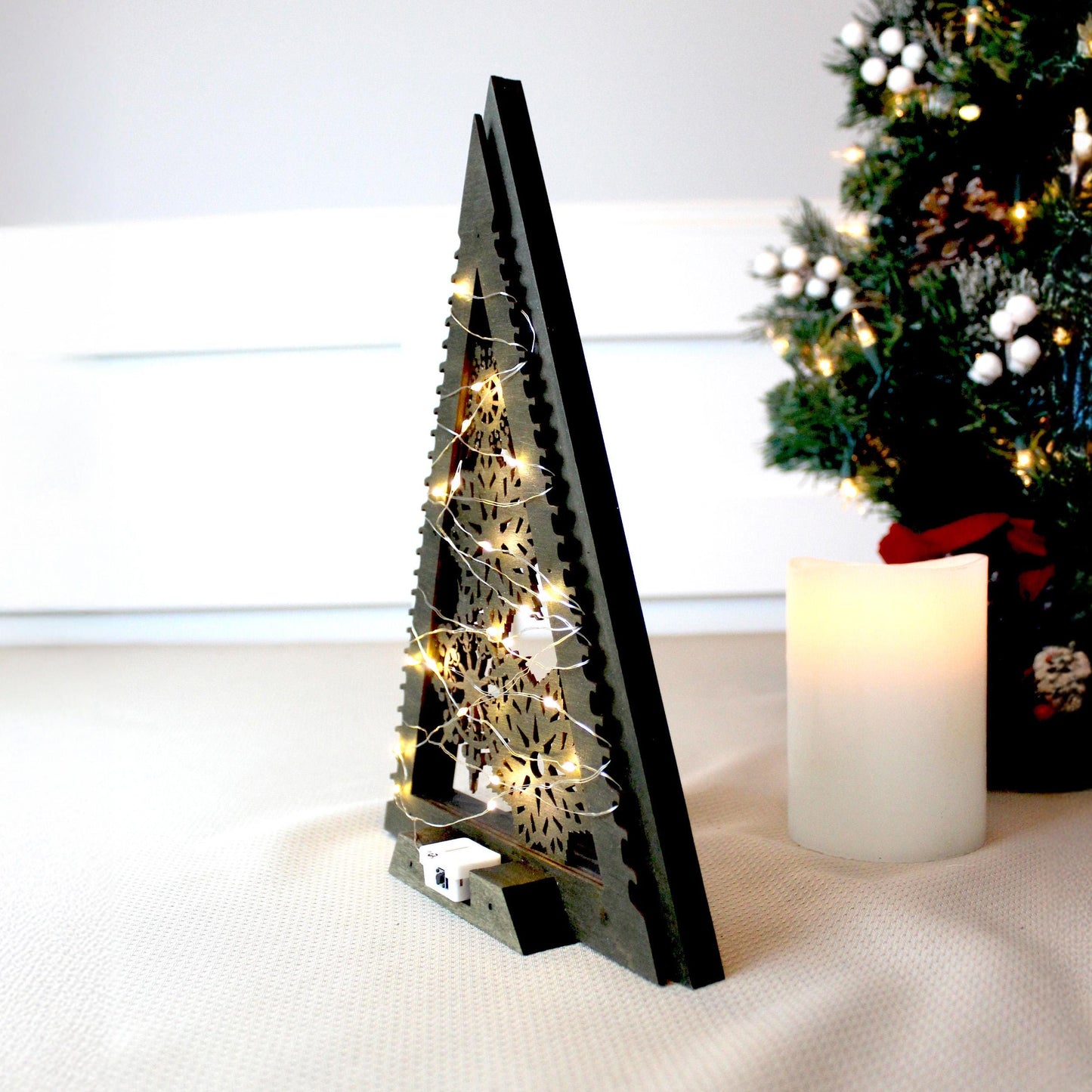 Modern Rustic Wooden Christmas Tree – Lighted Farmhouse Mantel Decor – Minimalist Holiday Tabletop Centerpiece