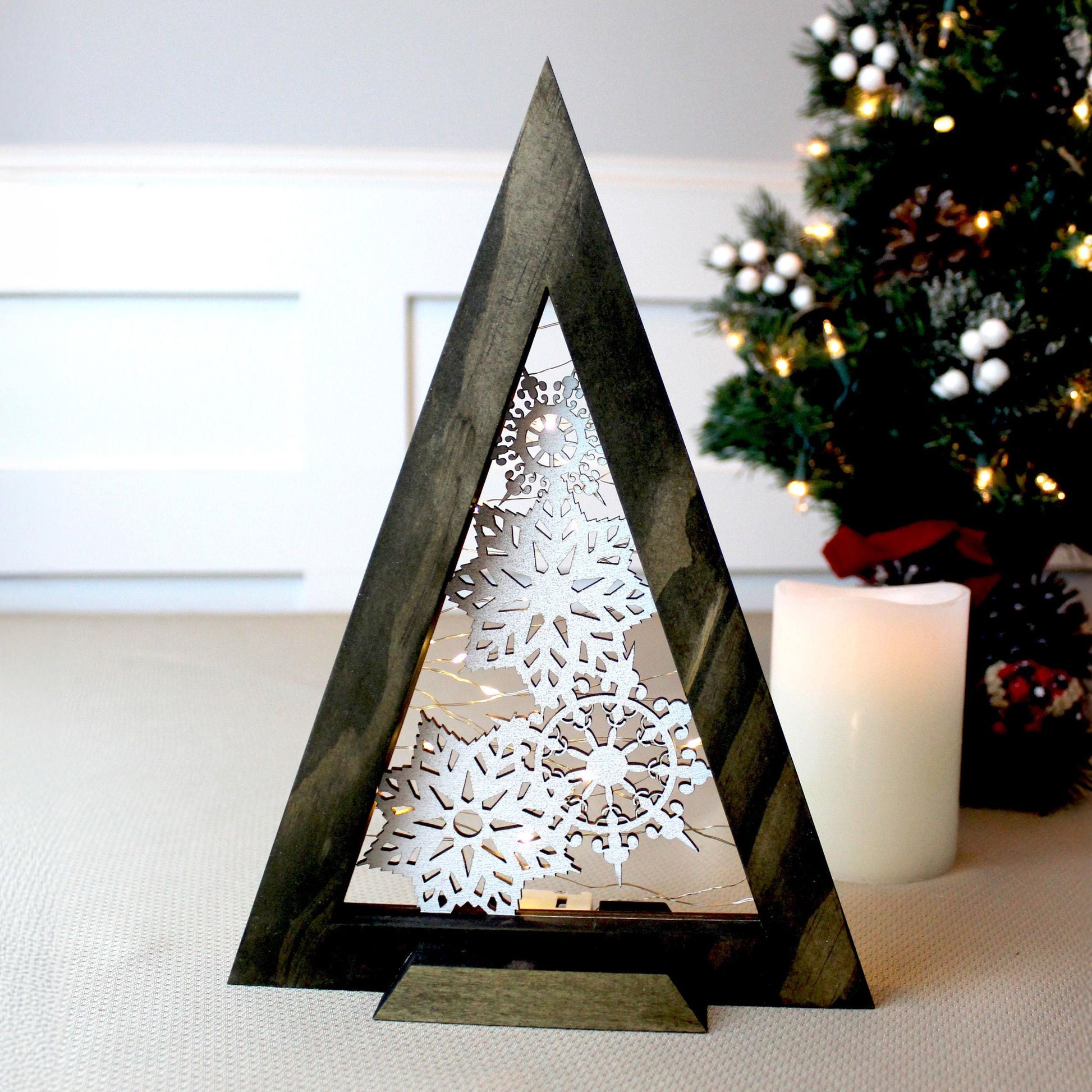 Modern Rustic Wooden Christmas Tree – Lighted Farmhouse Mantel Decor – Minimalist Holiday Tabletop Centerpiece