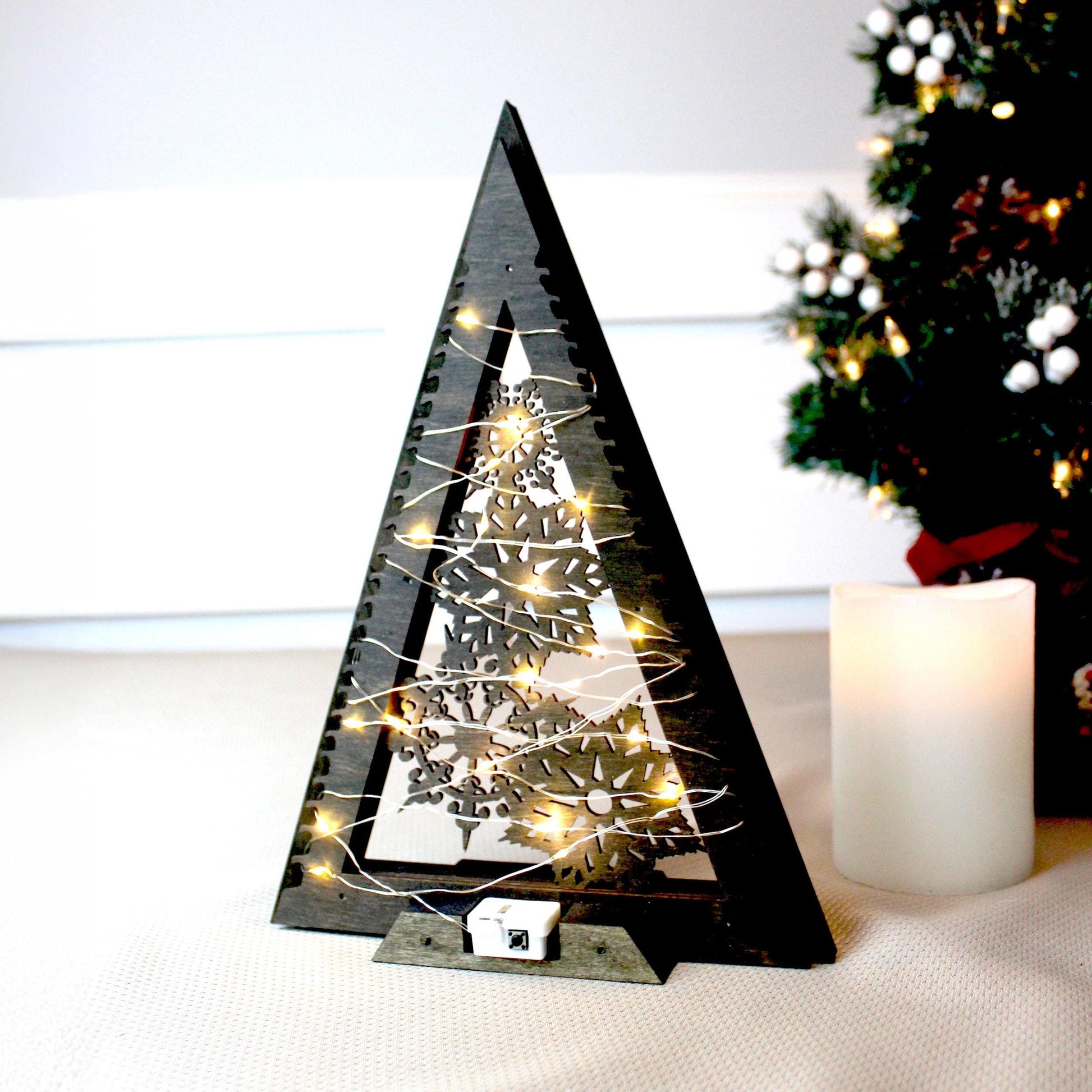 Modern Rustic Wooden Christmas Tree – Lighted Farmhouse Mantel Decor – Minimalist Holiday Tabletop Centerpiece