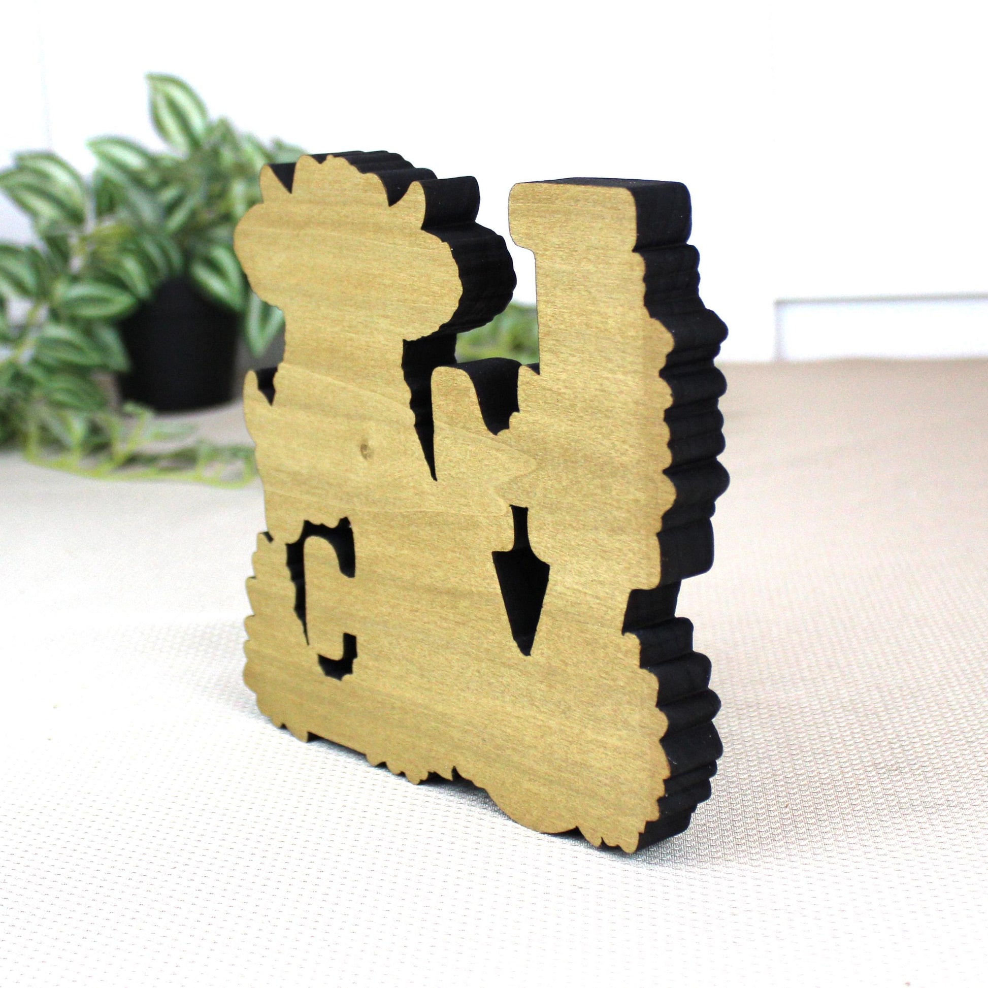 Highland Cow Love Shelf Sitter – Personalized Love Sign, Wooden Valentine Mantel & Tiered Tray Decor