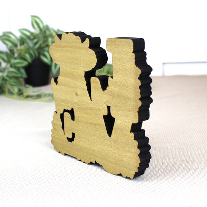 Highland Cow Love Shelf Sitter – Personalized Love Sign, Wooden Valentine Mantel & Tiered Tray Decor