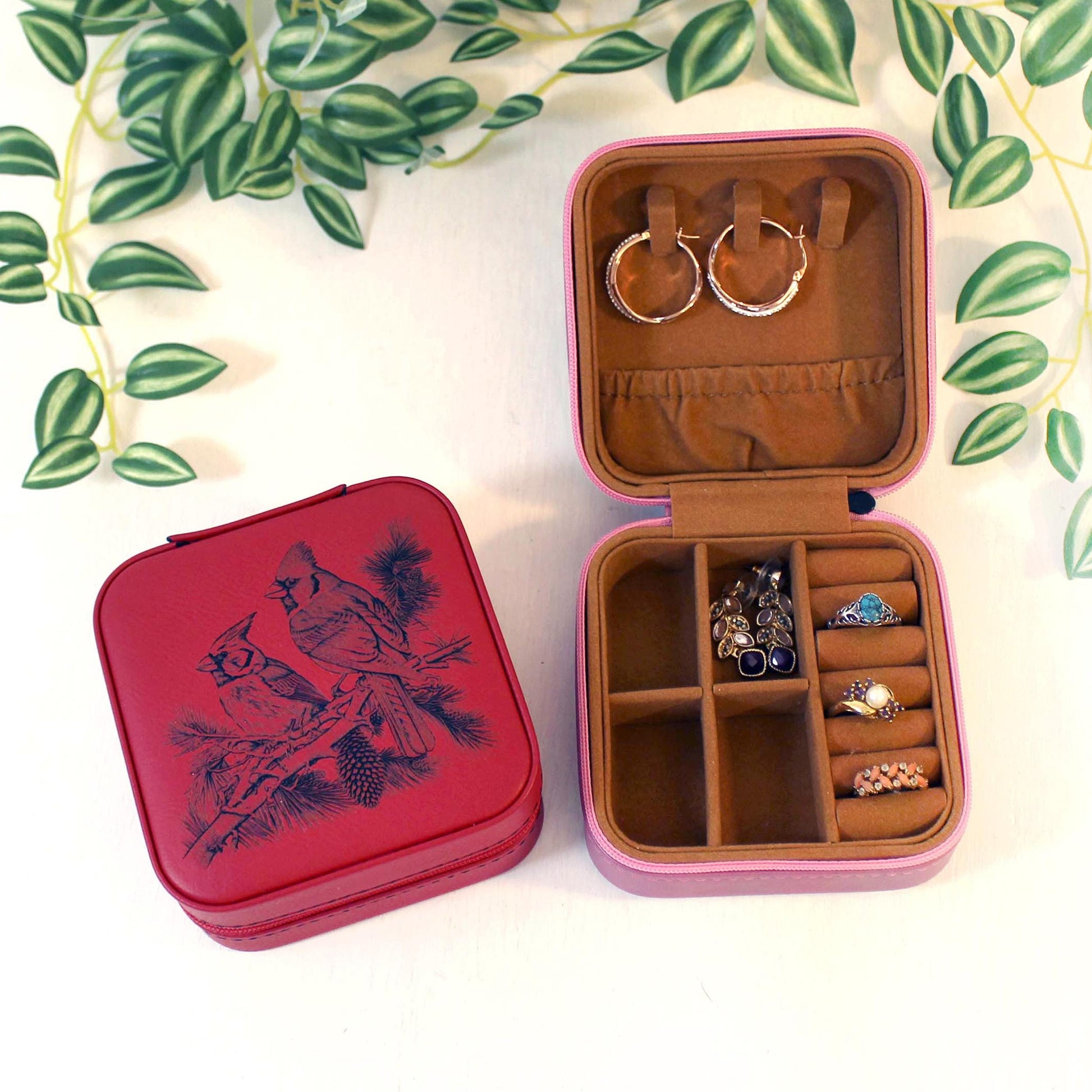 Engraved Cardinals Travel Jewelry Case, Custom Bridesmaid Wedding Gift, Perfect Birthday or Mother's Day Gift or Favors, Leatherette