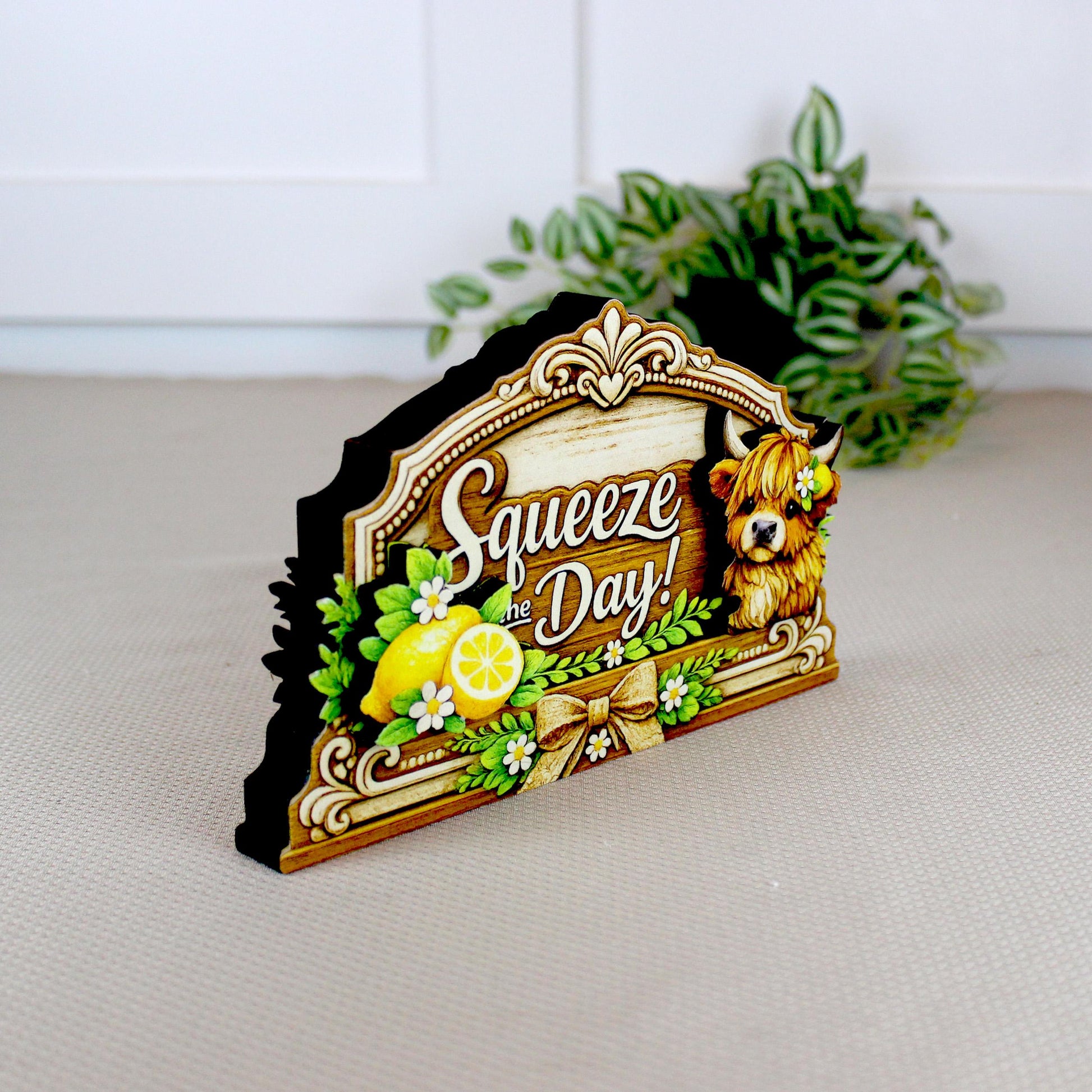 Highland Cow Squeeze the Day Shelf Sitter Keepsake, Wooden Lemon Decor, Summer Kitchen Sign, Farmhouse Cow Decor, Gift for Cow Lover