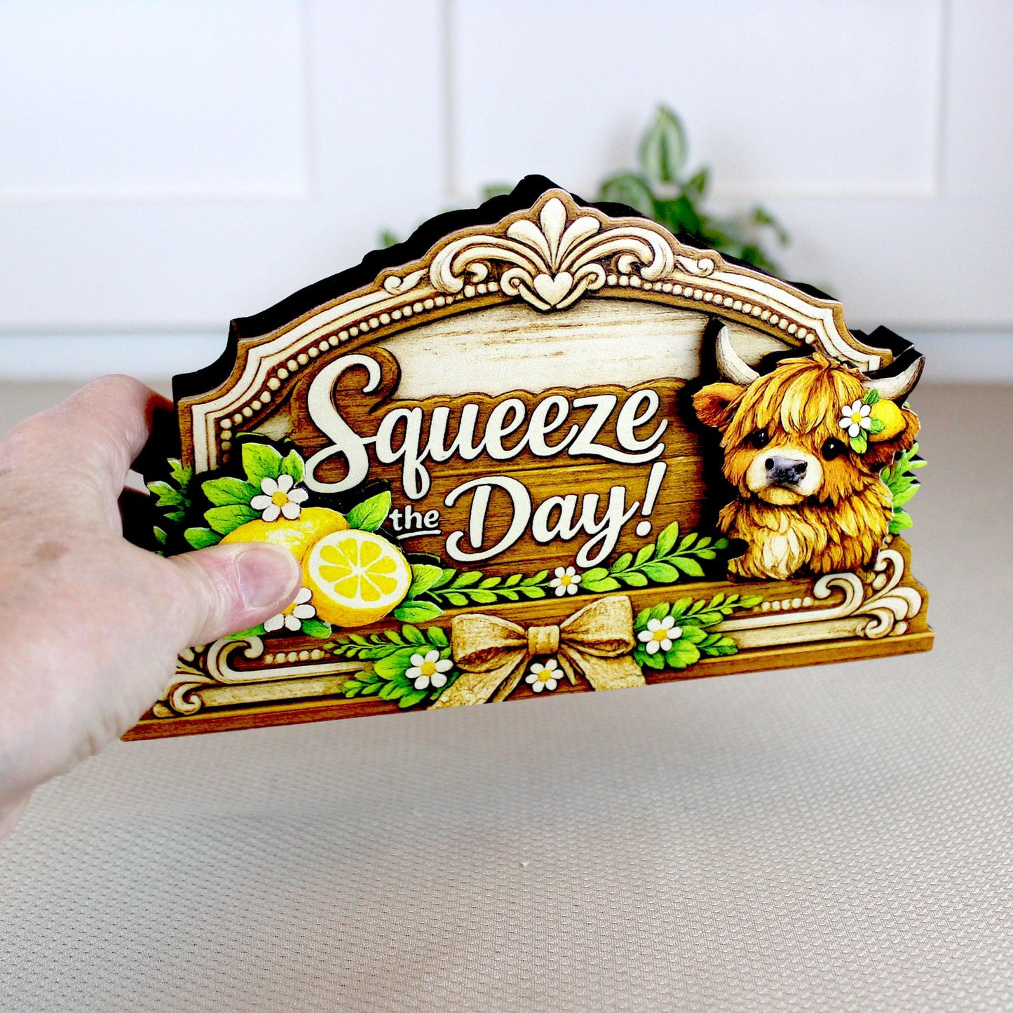Highland Cow Squeeze the Day Shelf Sitter Keepsake, Wooden Lemon Decor, Summer Kitchen Sign, Farmhouse Cow Decor, Gift for Cow Lover